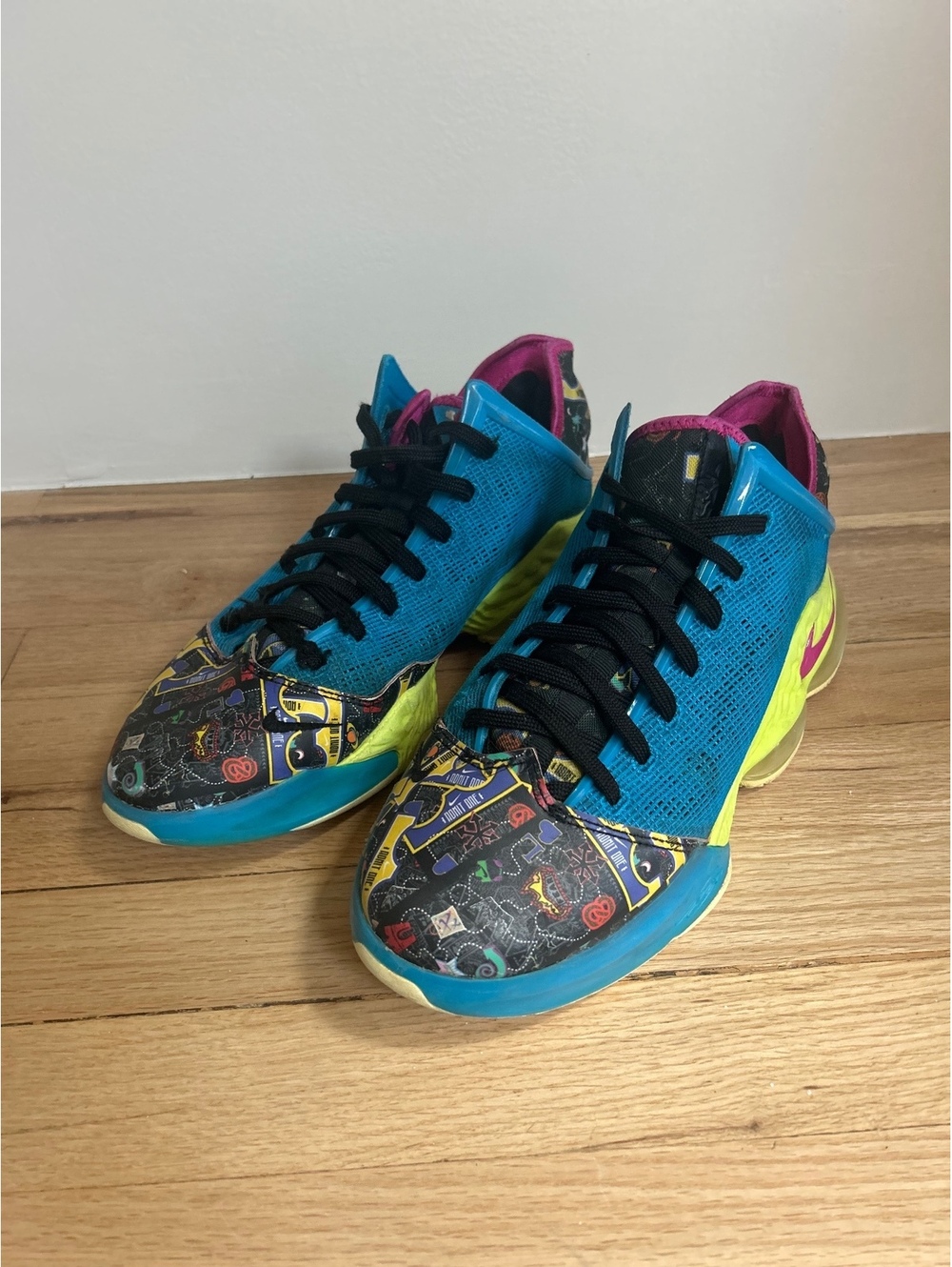 Nike LeBron 19 Low 'LeBronival' Colorway Size 10